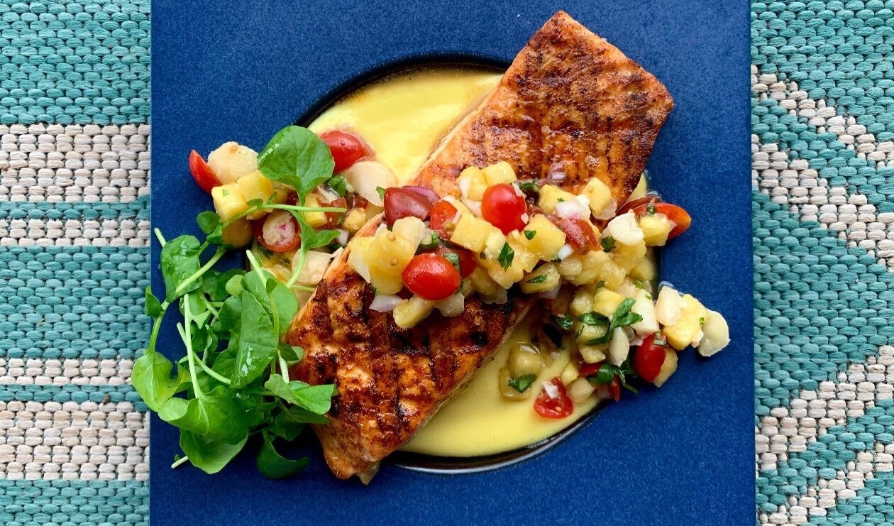 Hawaiian Grilled Salmon with Pineapple-Macadamia Salsa and Citrus-Ginger Hollandaise – - Recipe