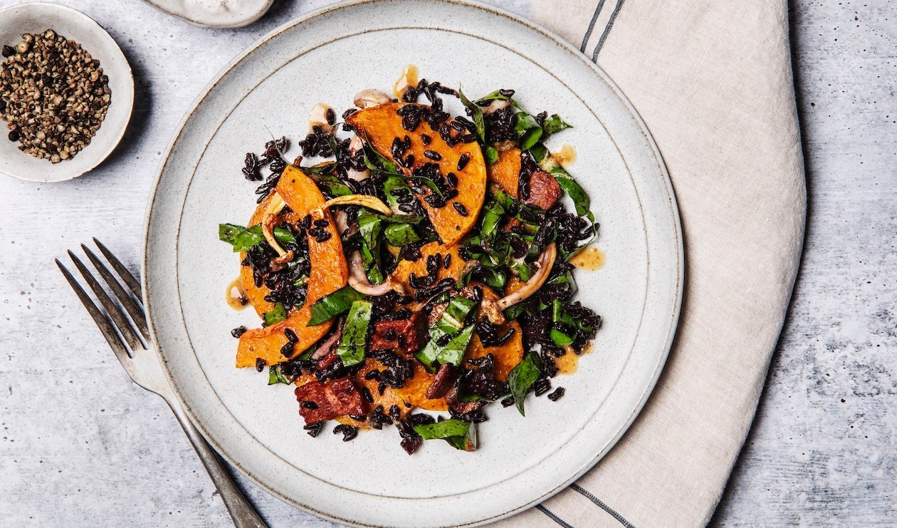 Salade de Courge Rôtie et Riz Noir avec Vinaigrette Umami – - Recette