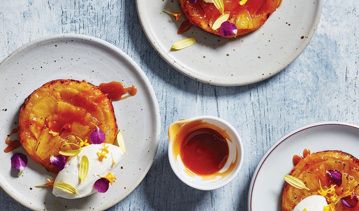 Pineapple Tarte Tatin with Salted Egg Sauce – - Recipe Pineapple Tarte Tatin with Salted Egg Sauce – - Recipe