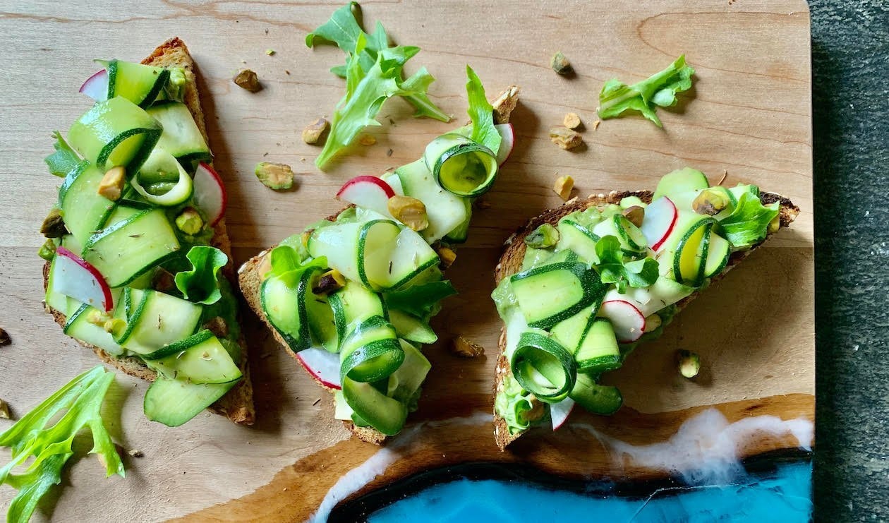 Toast d'avocat aux super aliments verts – - Recette Toast d'avocat aux super aliments verts – - Recette