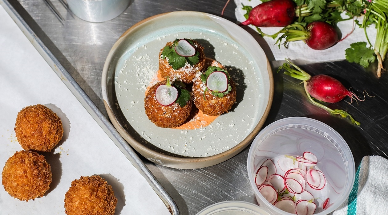 Birria Stuffed Rice Balls – - Recette