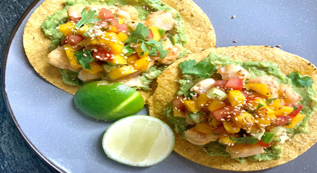 Bang Bang Sesame Shrimp Tostadas with Mango Salsa – - Recette Bang Bang Sesame Shrimp Tostadas with Mango Salsa – - Recette