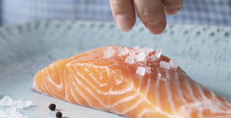 Cooking Techniques - salting salmon Cooking Techniques - salting salmon
