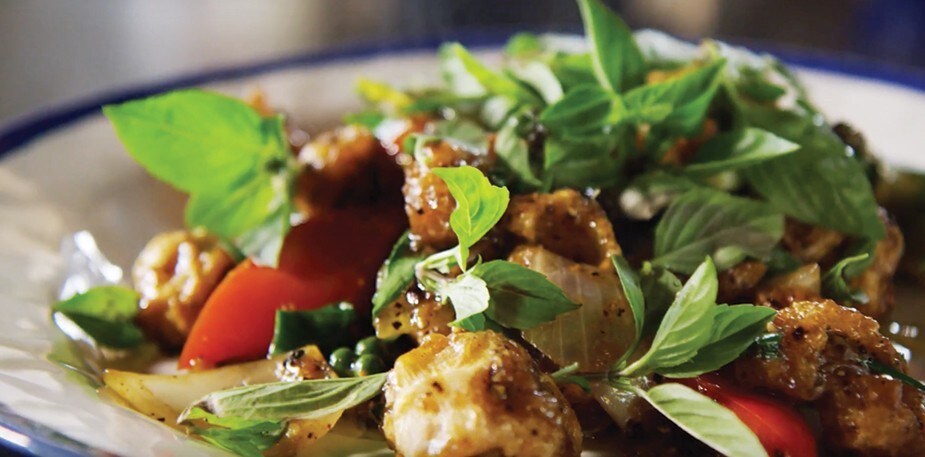 Stir-Fried Crispy Pork Rind with Black Pepper Sauce