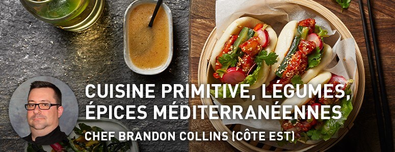 Petits pains cuits à la vapeur remplis de poulet frit, nappés de glaçage au citron Za'atar Gochujang, de radis et de concombres marinés, et garnis de coriandre et de graines de sésame.