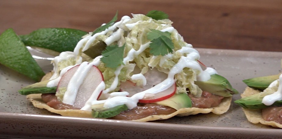 Tostada aux haricots rouges